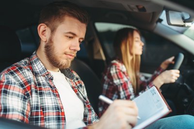 Hoe zet jij jouw rijschool goed op de markt? Tips om jezelf naar de top te rijden!